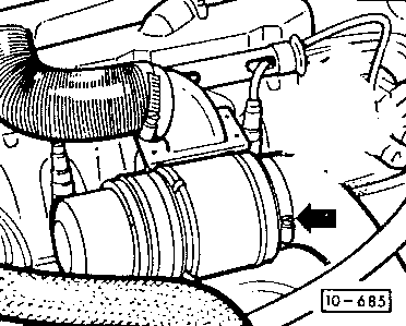 10-649 Removing intake hose for injector cooling fan