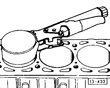 13-433 Removing and installing pistons