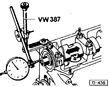 15-456 Checking camshaft axial clearance