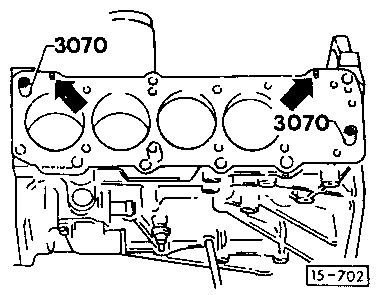 15-702 Removing and refitting the cylinder head